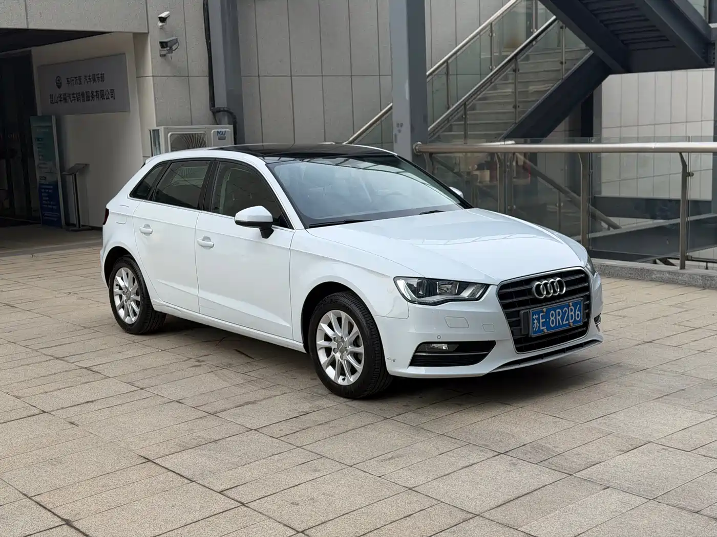 Audi A3 2014 Sportback 35 TFSI Automatic Fashion фото 3