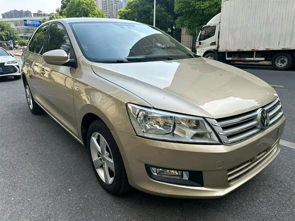 Volkswagen Santana 2015 1.6L Automatic Premium Edition фото 3