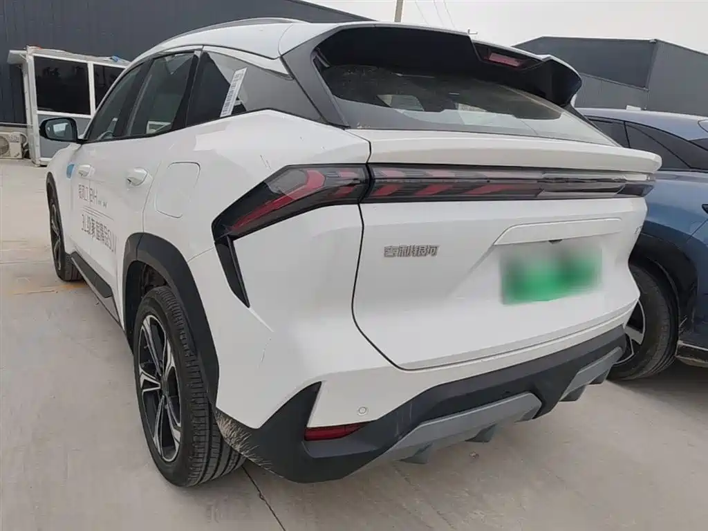 Geely Galaxy Galaxy L7 2025 EM-i 115km Explorer+ Edition фото 5