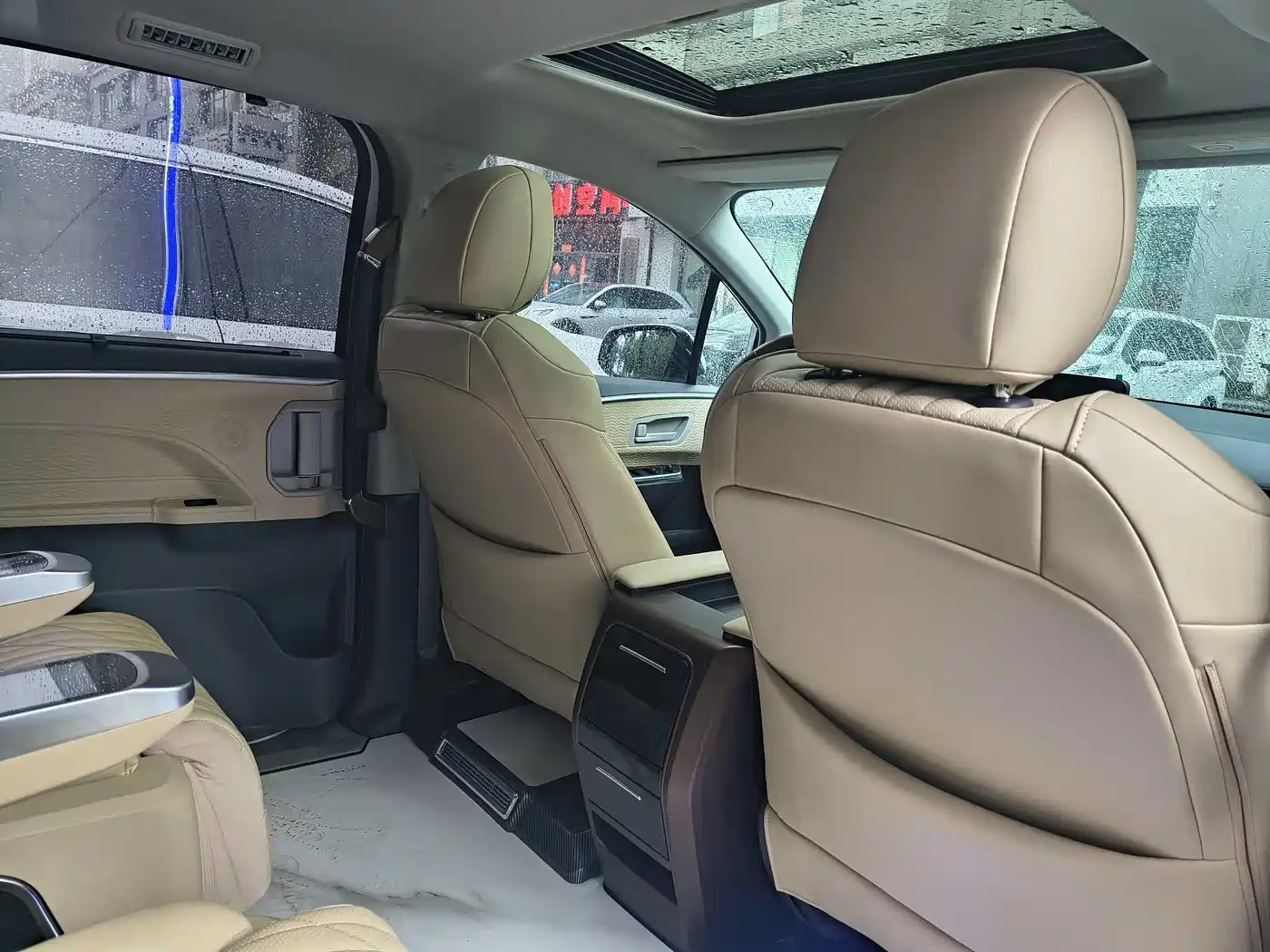Toyota Sienna 2023 2.5L Hybrid Comfort Edition фото 22