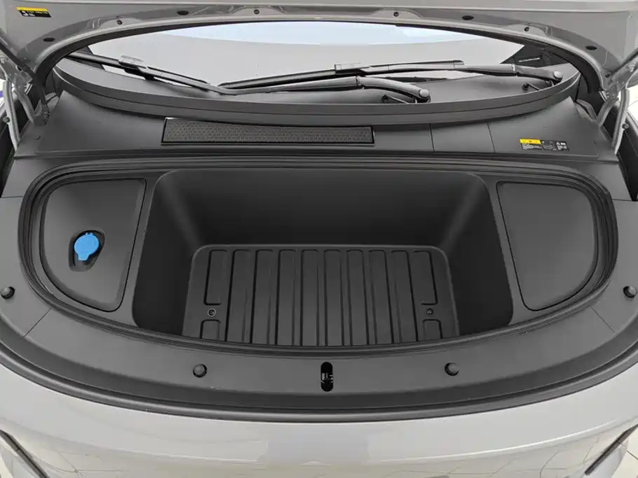 Li Auto i6 2026 2025 4WD Base Model