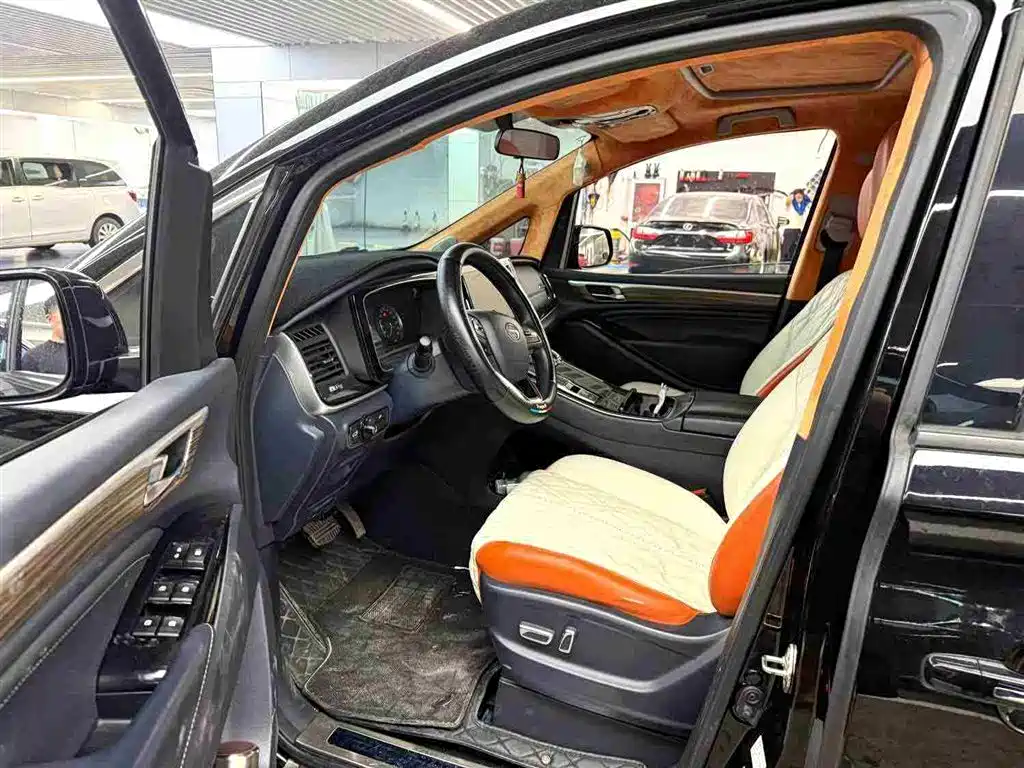 GAC Trumpchi Trumpchi M8 2023 Leading Series 390T Premium Edition фото 2