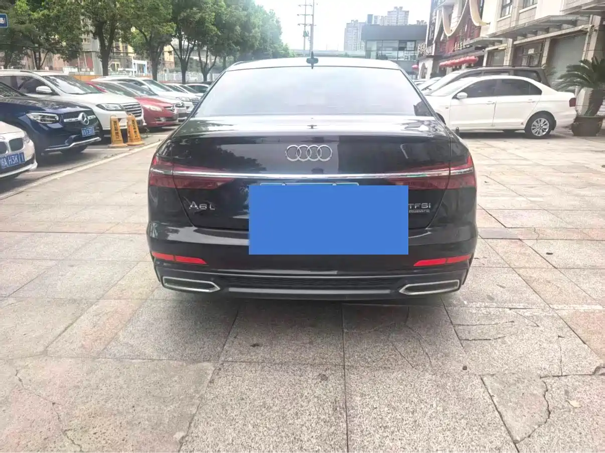 Photo 8 - Audi A6L