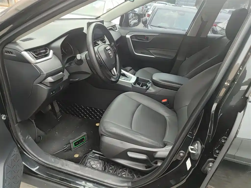 Toyota RAV4 Rongfang 2021 2.0L CVT 2WD Urban фото 16