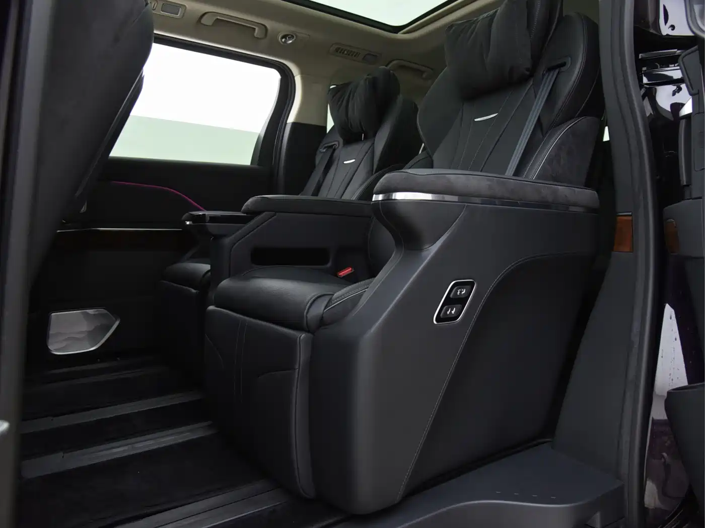 Hongqi HQ9 PHEV 2024 2024 Model 2.0T AWD Luxury Edition
