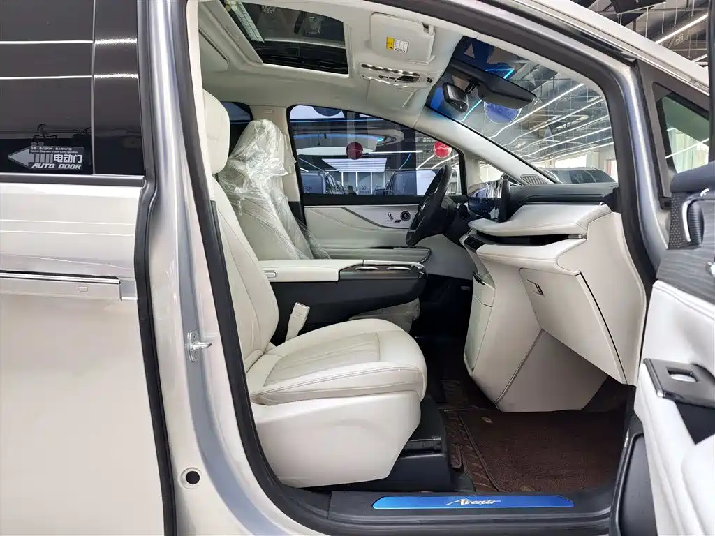 BUICK GL8 NEW ENERGY