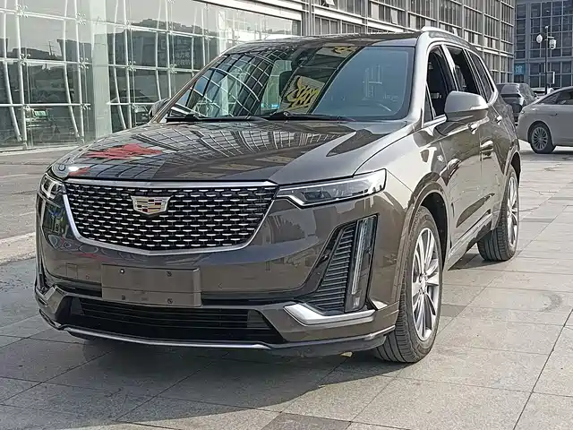 CADILLAC XT6