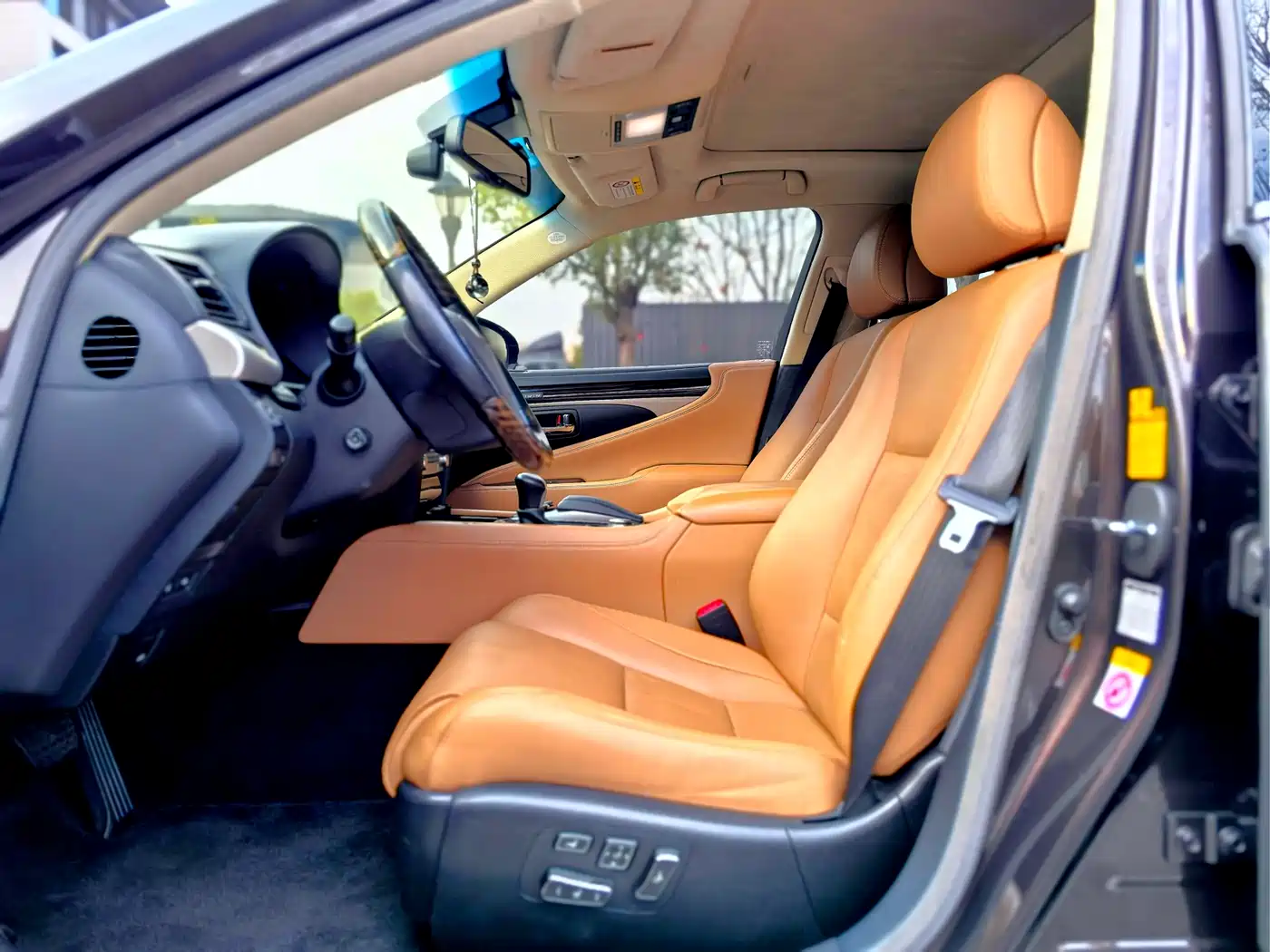 Lexus LS 2016 460L фото 5