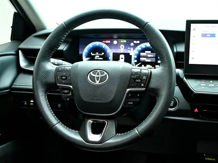 TOYOTA CAMRY