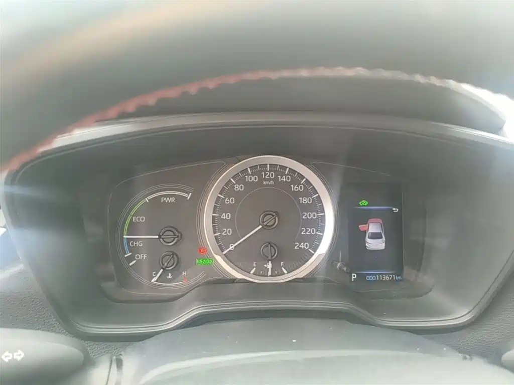 Toyota Corolla 2021 Hybrid 1.8L E-CVT Elite Edition фото 12