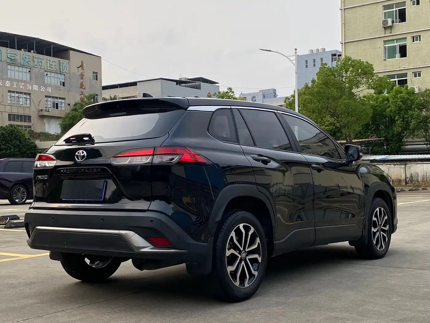 Toyota Frontlander 2023 2.0L CVT Prestige Edition фото 4