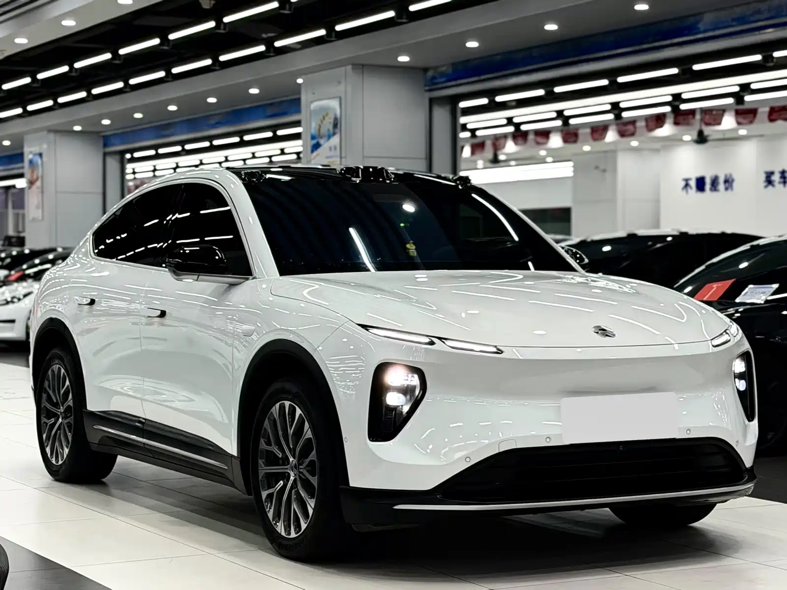 Фото 3 - NIO EC6