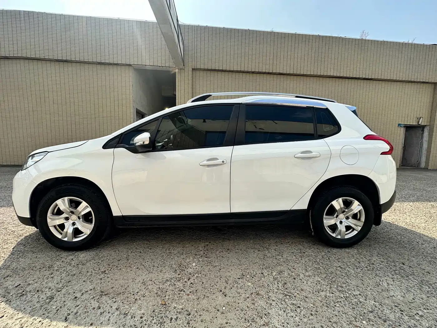 Фото 8 - Peugeot 2008