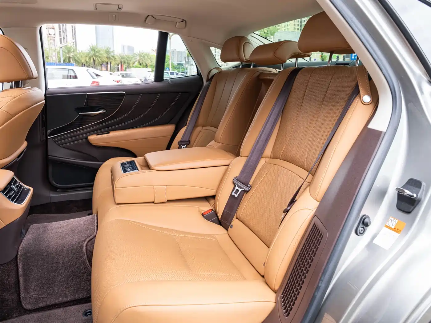Lexus LS, миниатюра 11