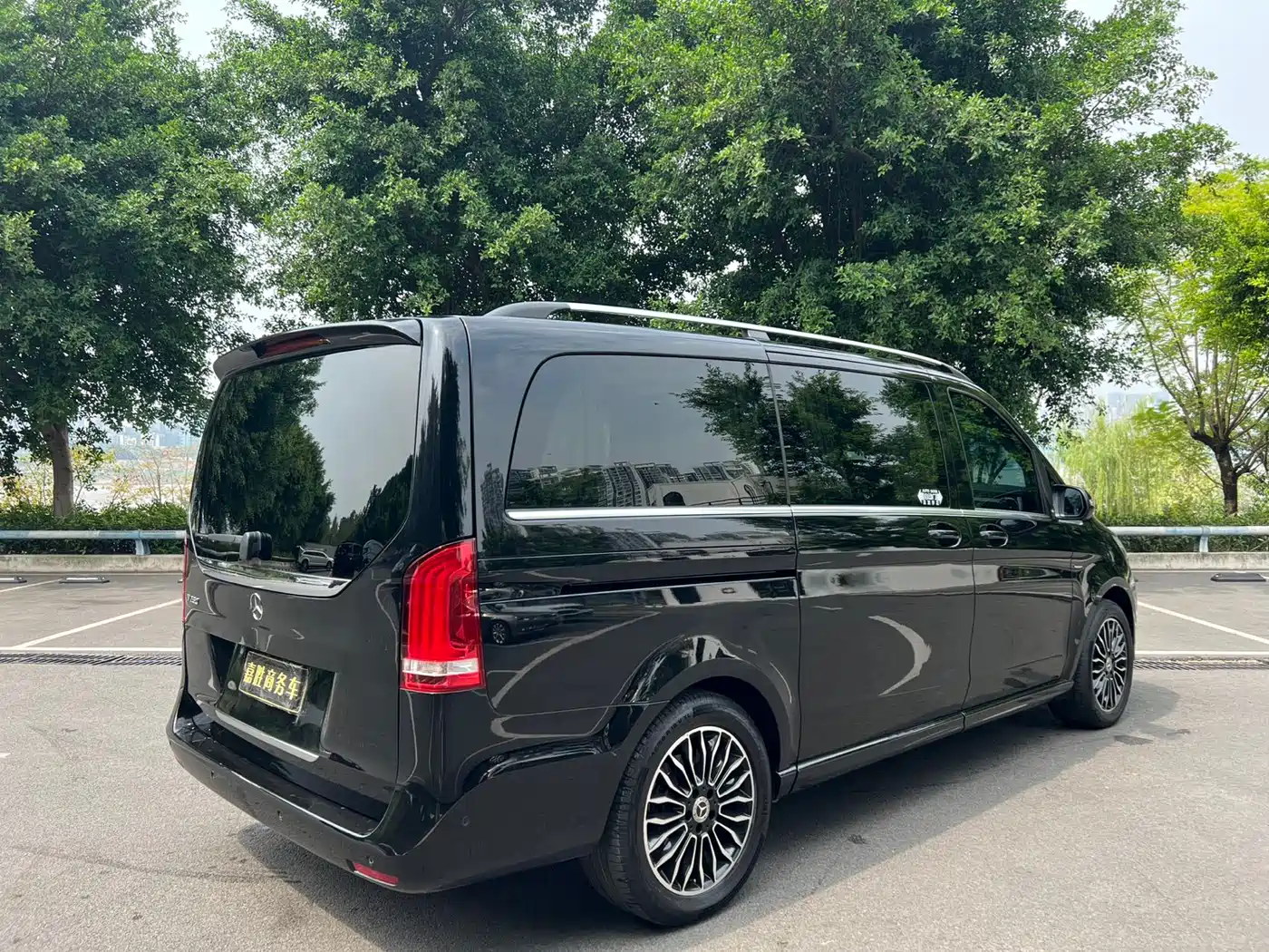 Mercedes-Benz V-Class 2018 V 260 Premium Edition China VI фото 3