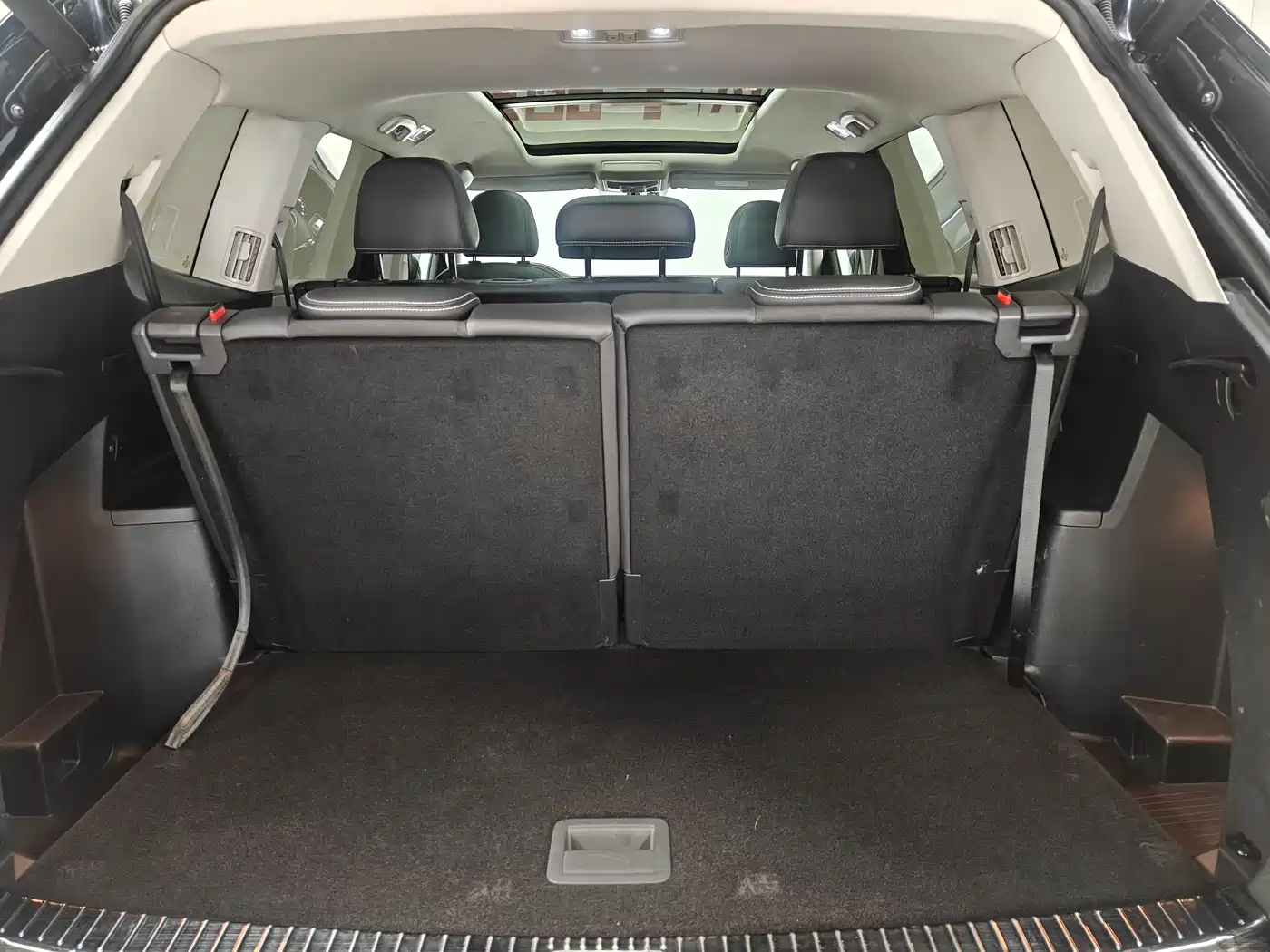 Volkswagen Teramont 2019 330TSI 2WD Luxury China VI фото 8