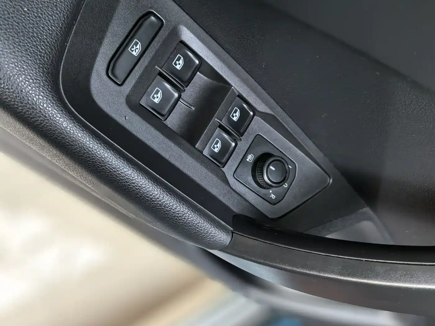 Volkswagen Tharu 2019 280TSI 2WD Comfort Edition China V фото 8