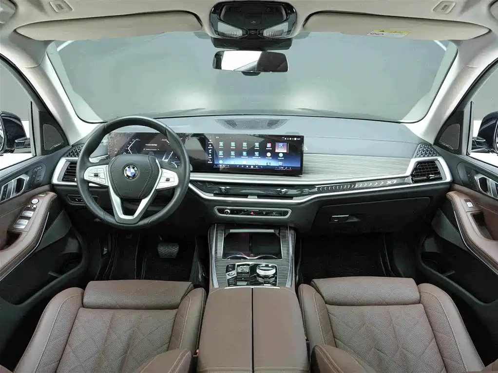 BMW X7 2024 2023 xDrive40i Leading Luxury Package