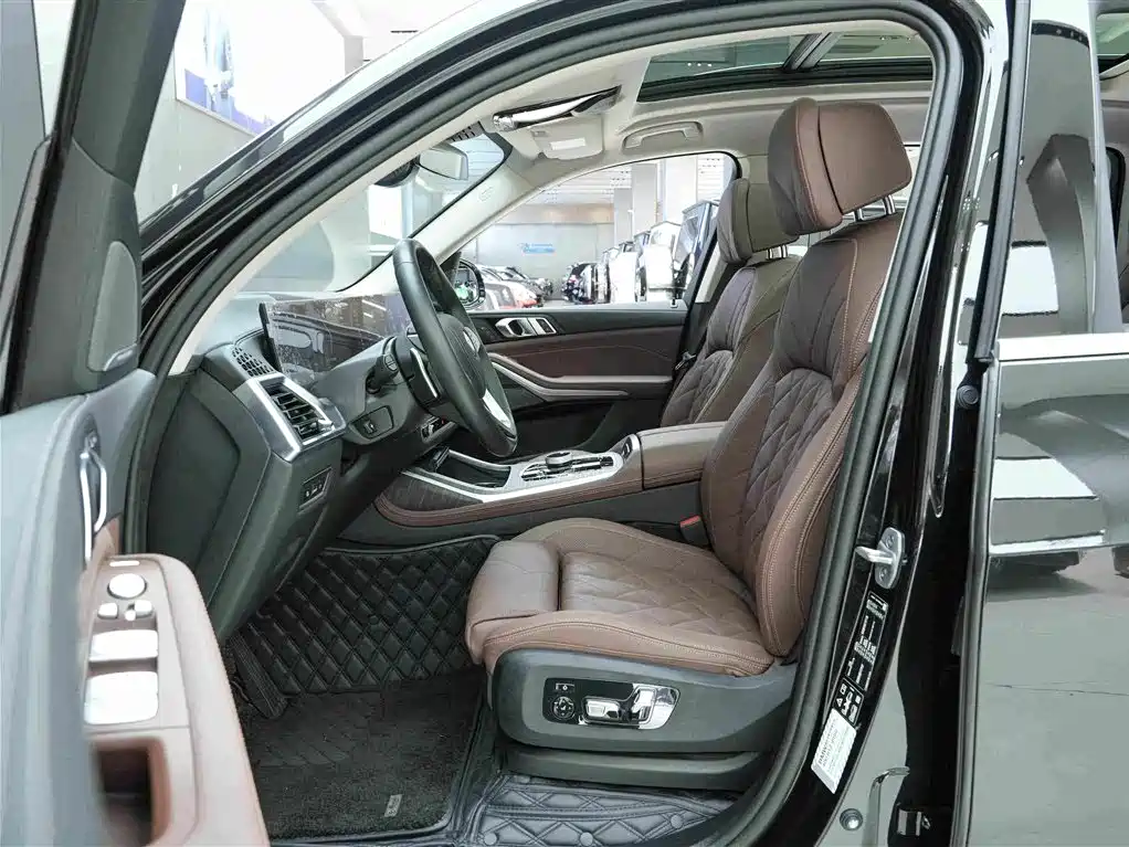 BMW X7 2024 2023 xDrive40i Leading Luxury Package
