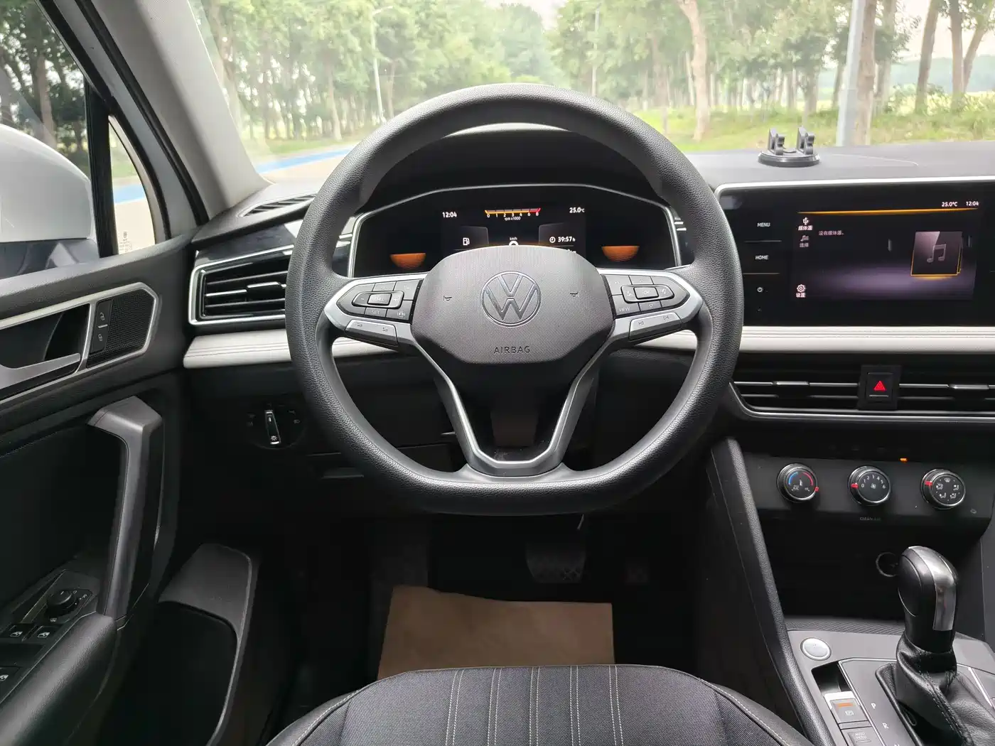 Volkswagen Tiguan L 2022 330TSI Automatic 2WD Comfort Edition фото 14