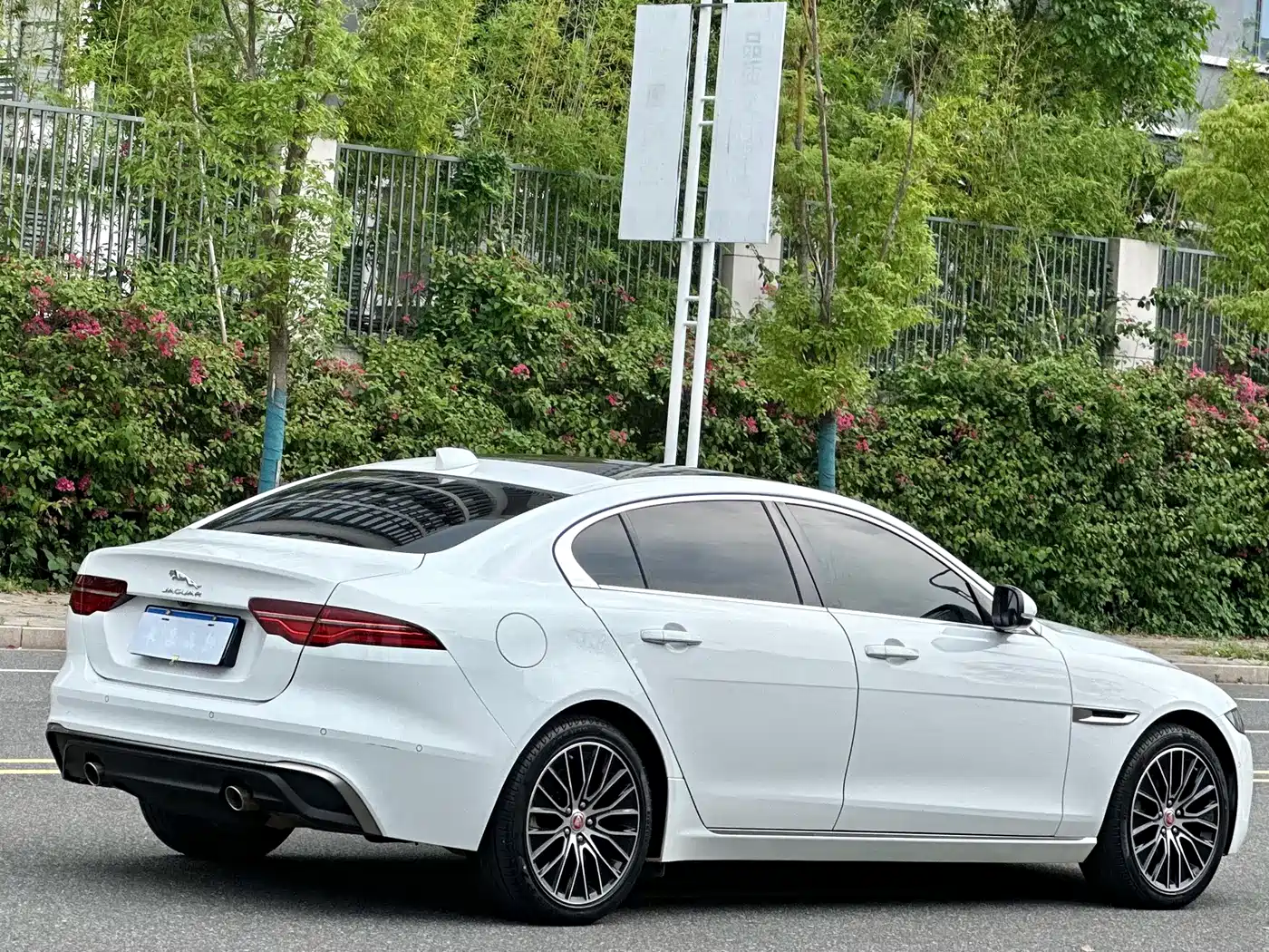 JAGUAR XEL