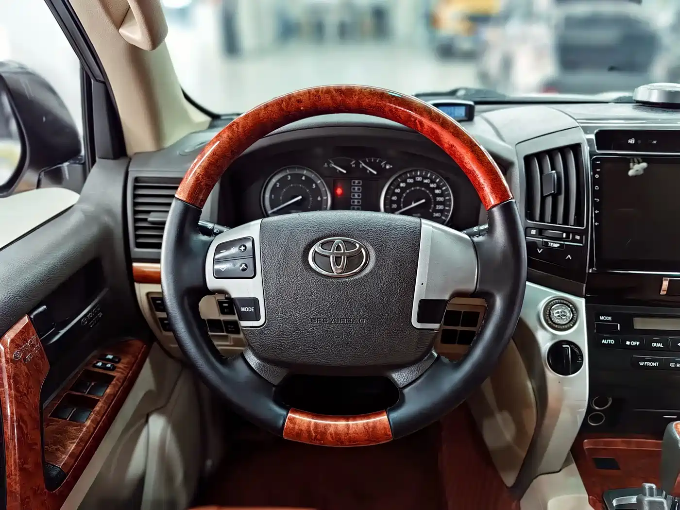 Toyota Land Cruiser (Import) фото 6