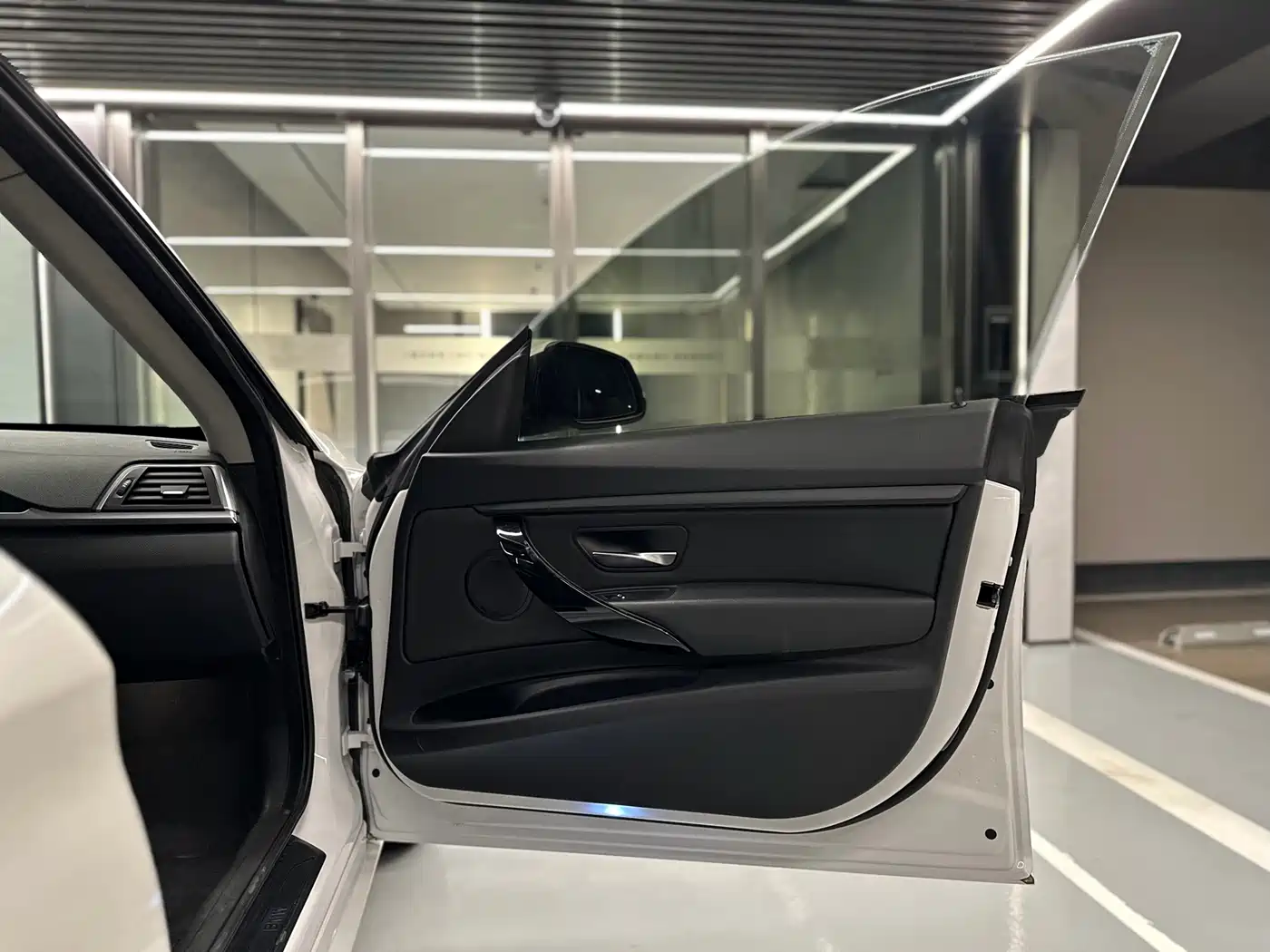BMW 3 Series GT 2018 320i Fashion фото 34