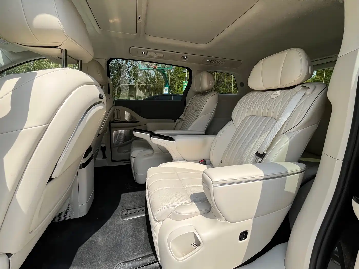 Voyah Auto Voyah Dreamer 2025 PHEV AWD Flagship Kunpeng Edition фото 11