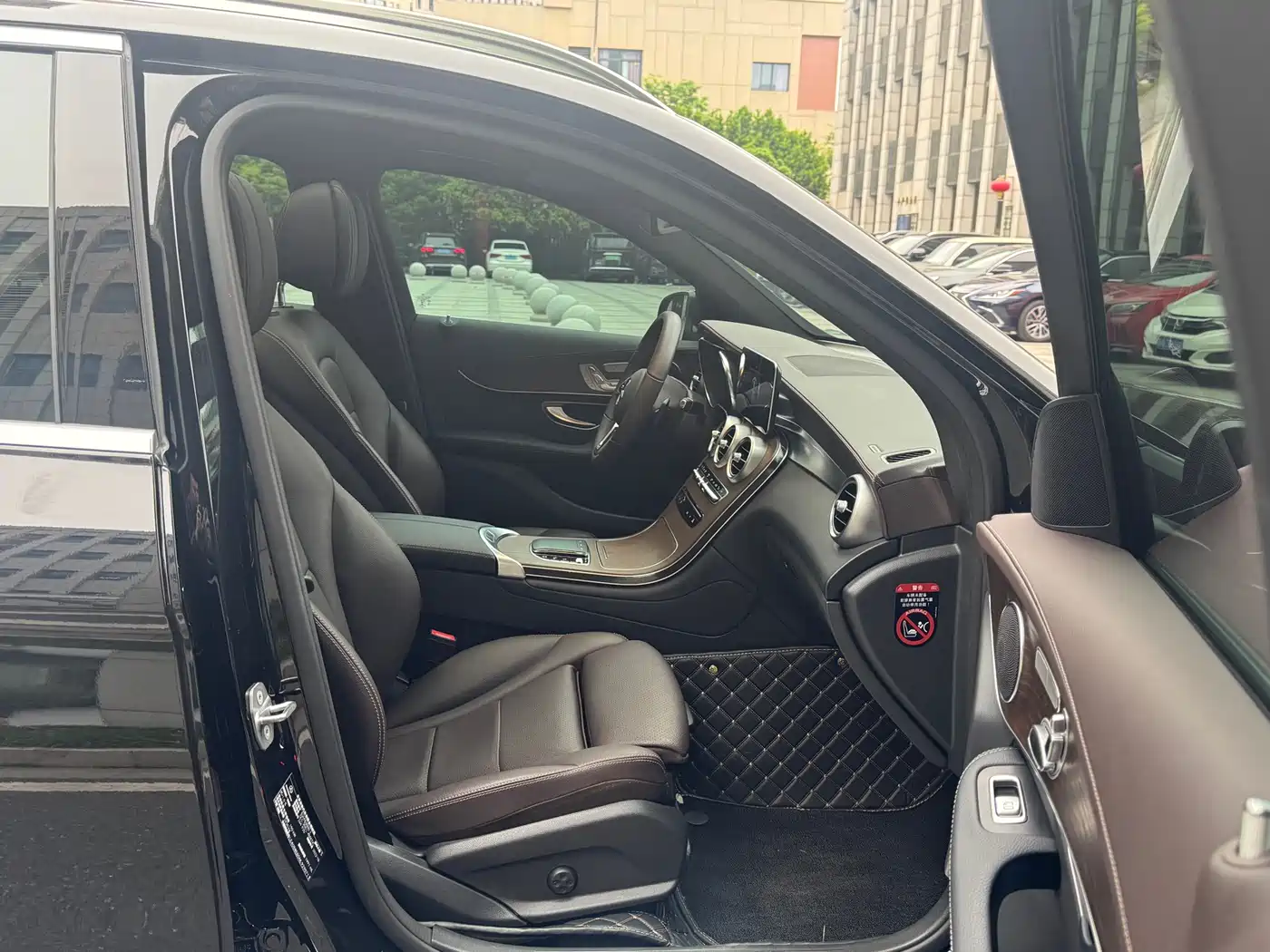 Mercedes-Benz GLC 2022 Facelift GLC 300 L 4MATIC Dynamic Collector's Edition фото 23