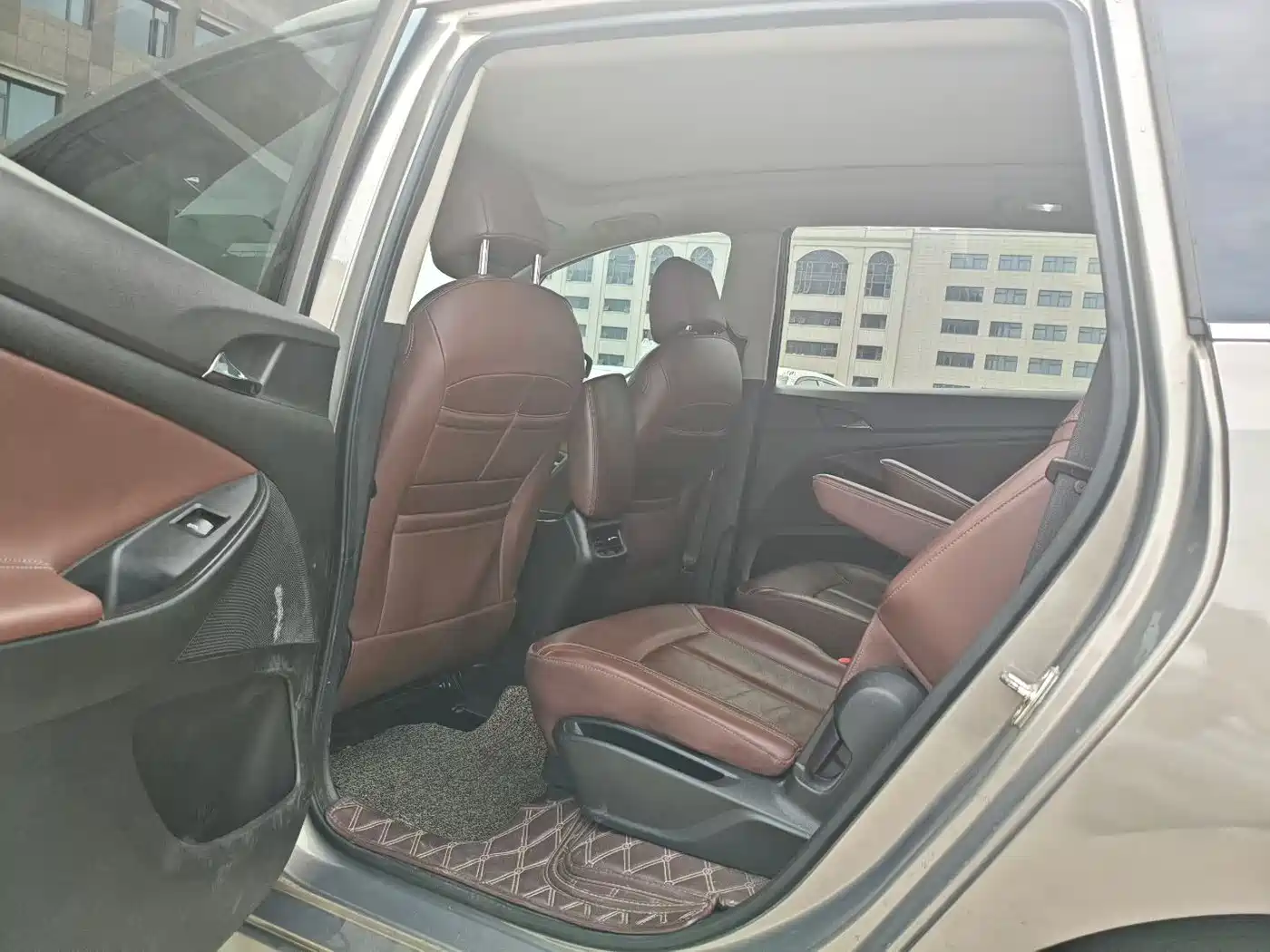 Buick GL6 2018 18T 6-Seater Premium фото 5