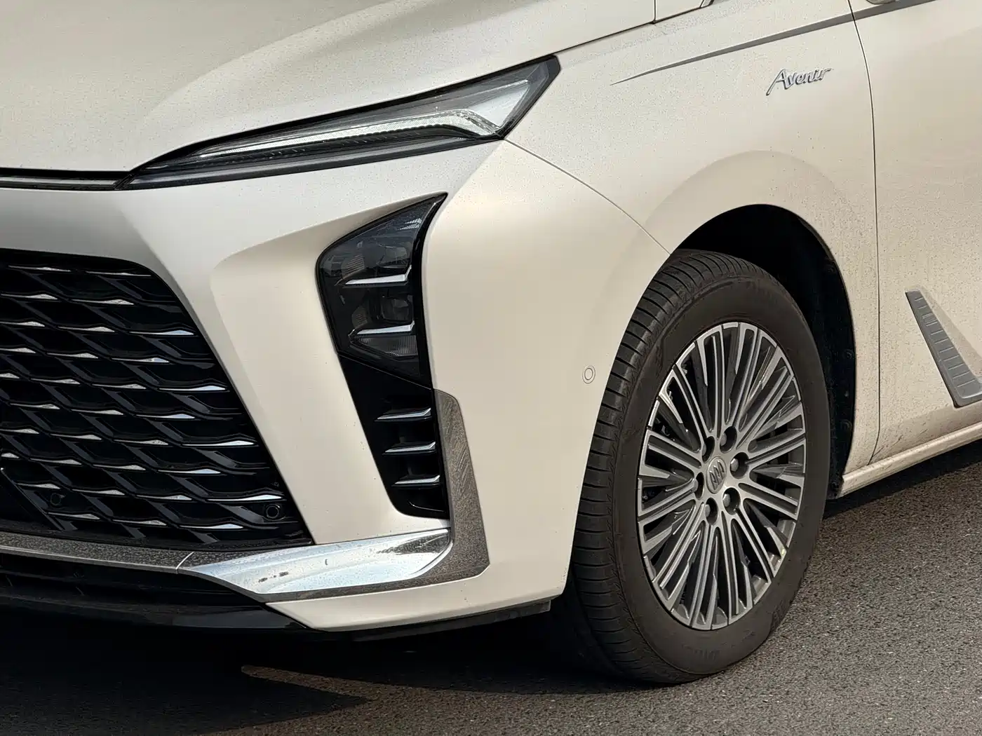 BUICK GL8 NEW ENERGY