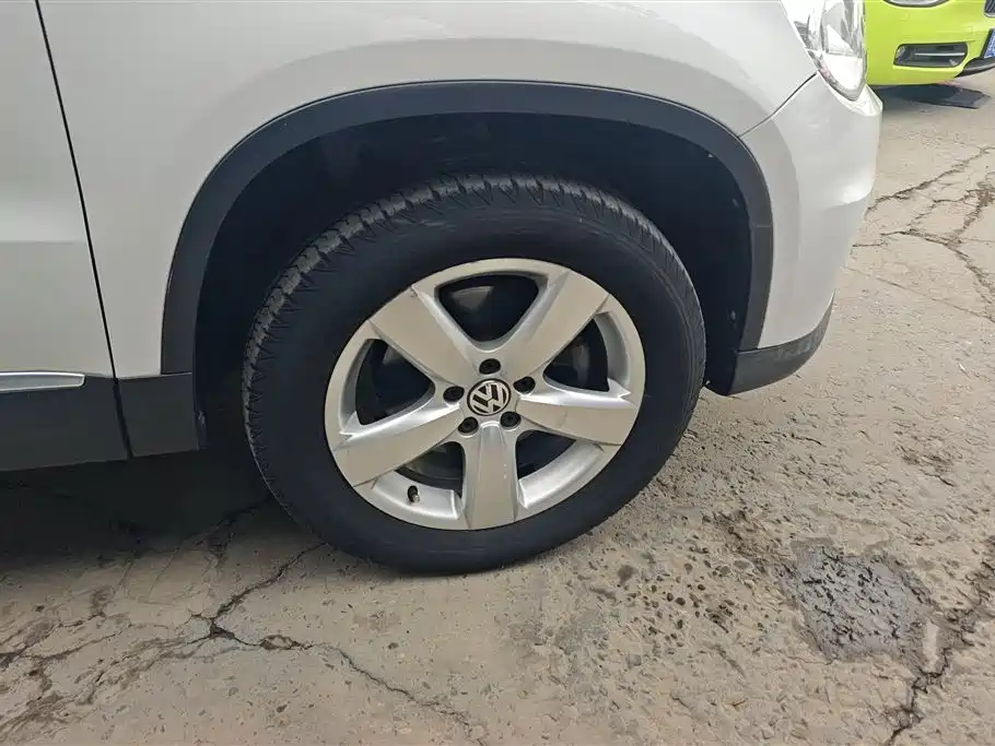 Volkswagen Tiguan 2012 2.0TSI Automatic 4WD Elite Edition фото 6
