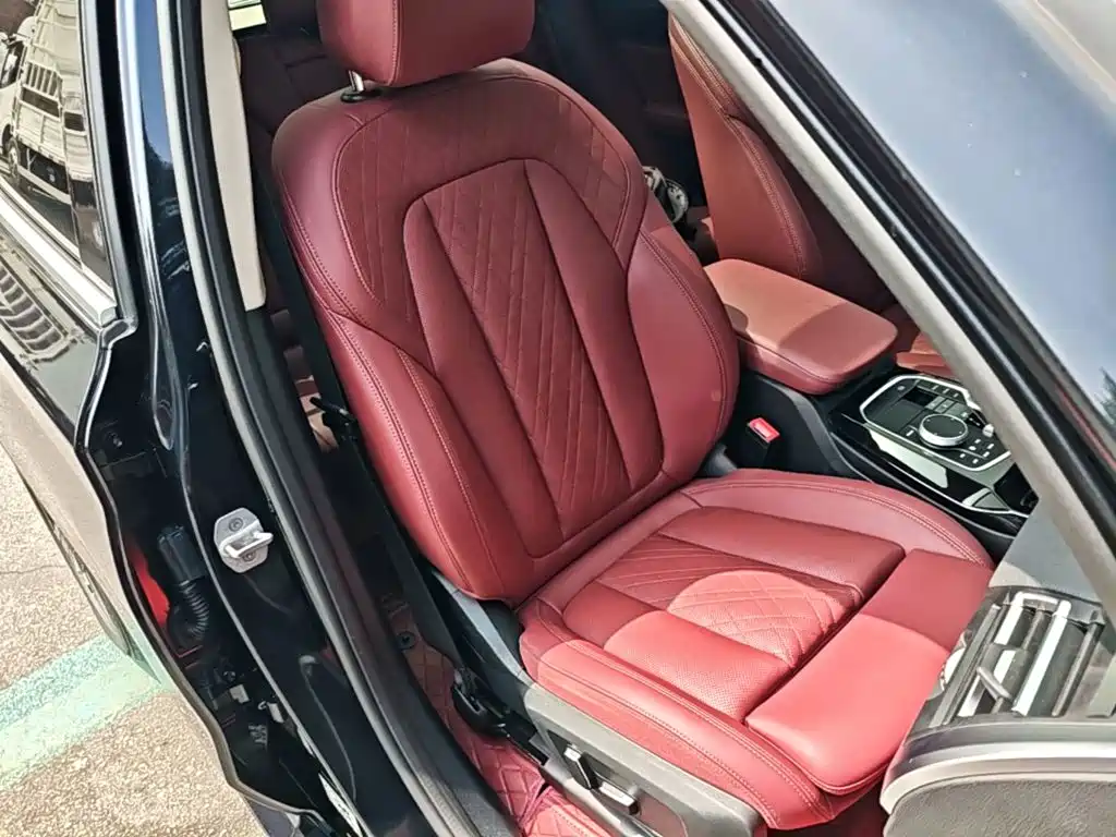 Фото 25 - BMW iX3
