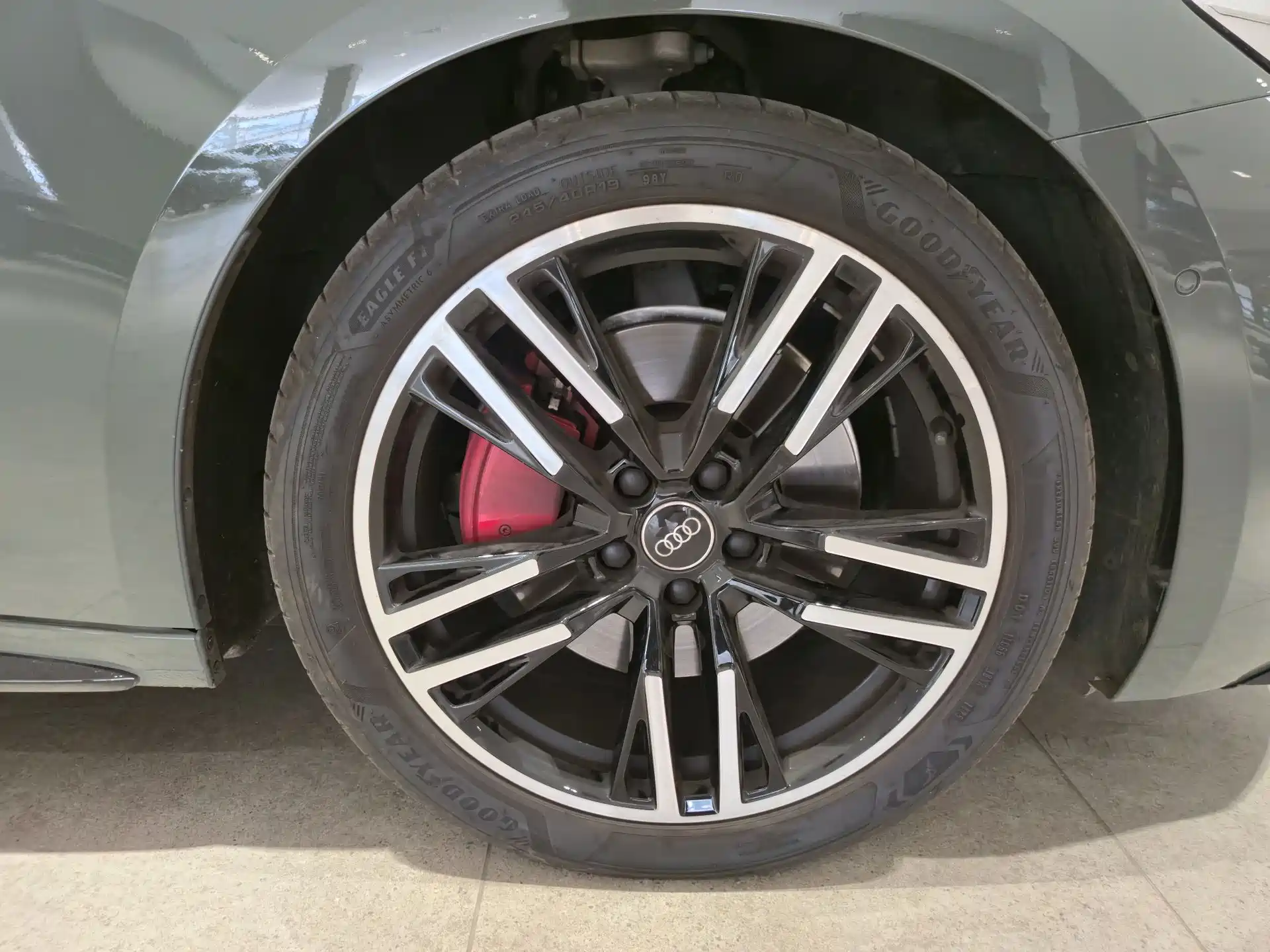 Фото 27 - Audi A5L