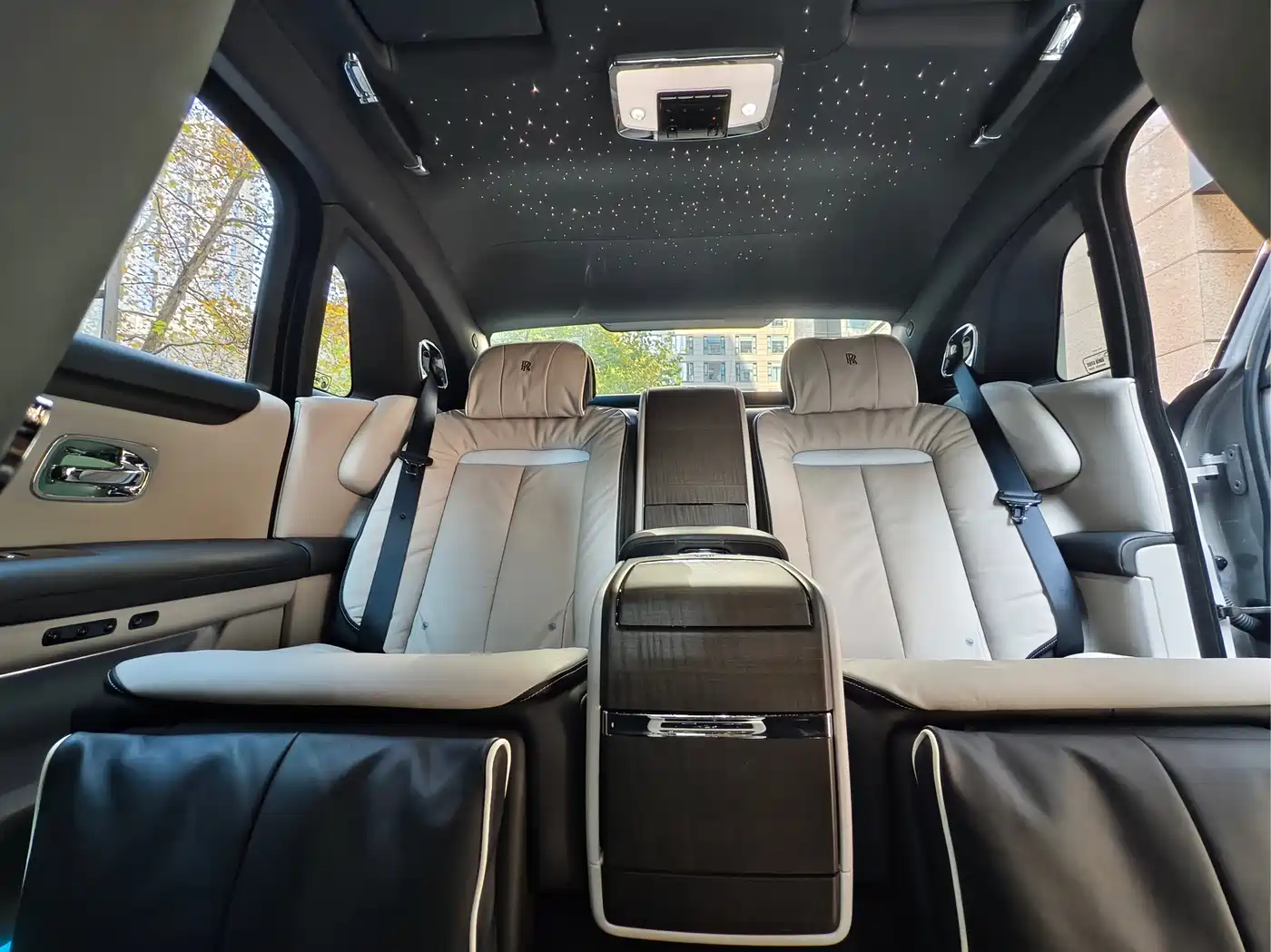 Rolls-Royce Ghost 2024 6.7T Long Wheelbase фото 8