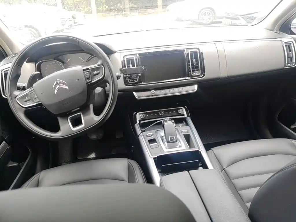 Фото 10 - Citroën C6