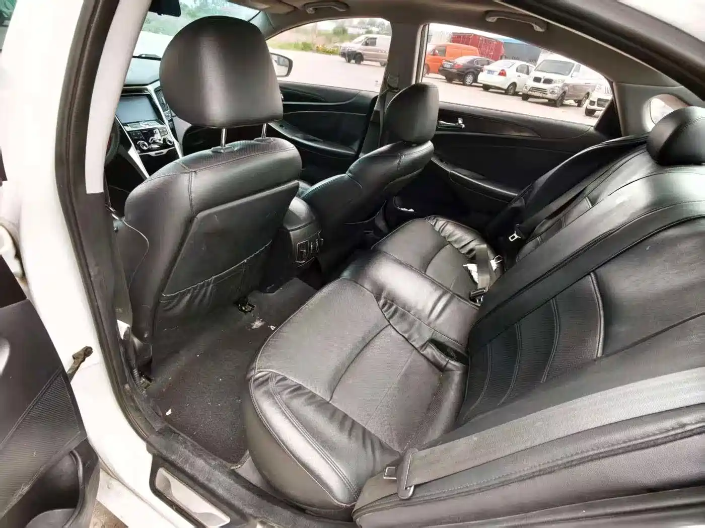 Photo 8 - Hyundai Sonata