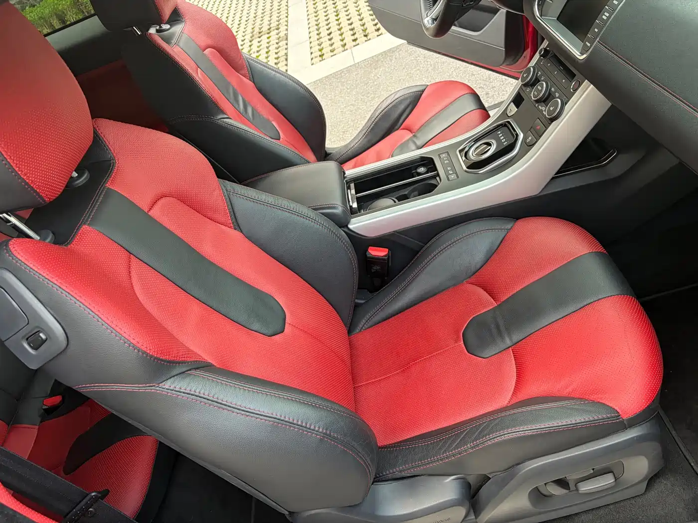 Land Rover Range Rover Evoque (Import) 2013 2013 2.0T 5-door Premium Edition