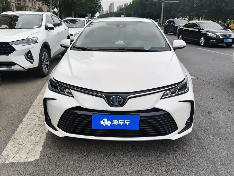 Toyota Corolla 2021 Hybrid 1.8L E-CVT Elite Edition фото 2