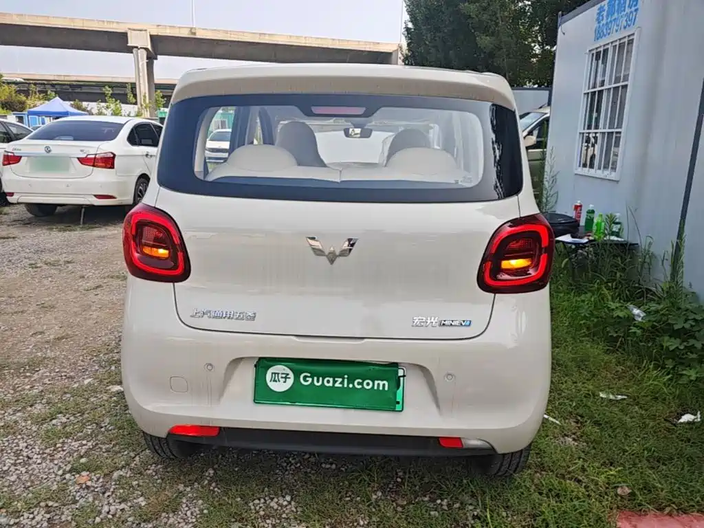 Wuling Motors Hongguang MINIEV 2026 2025 4-Door Advanced