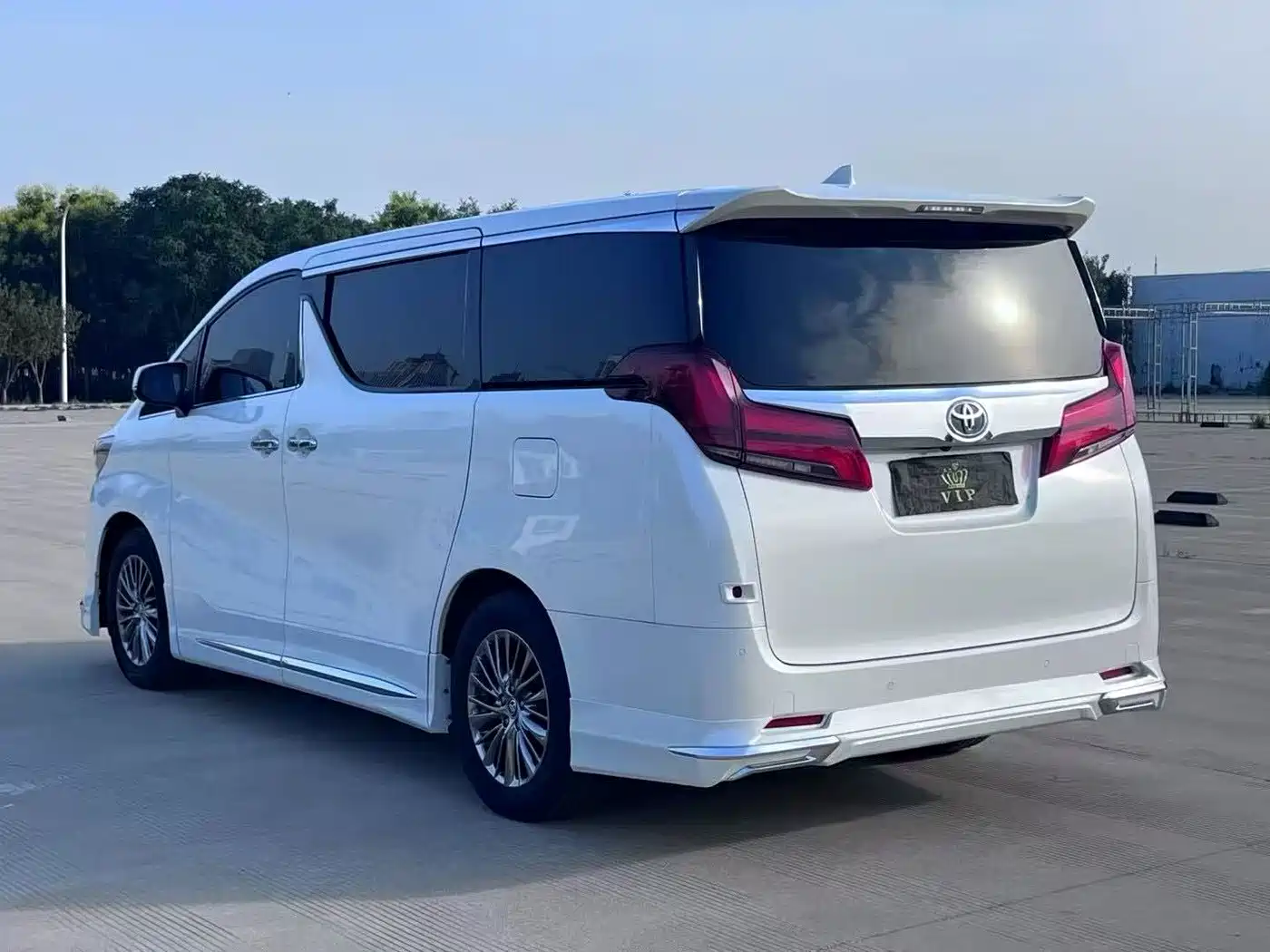Toyota Alphard 2021 Hybrid 2.5L Premium фото 4