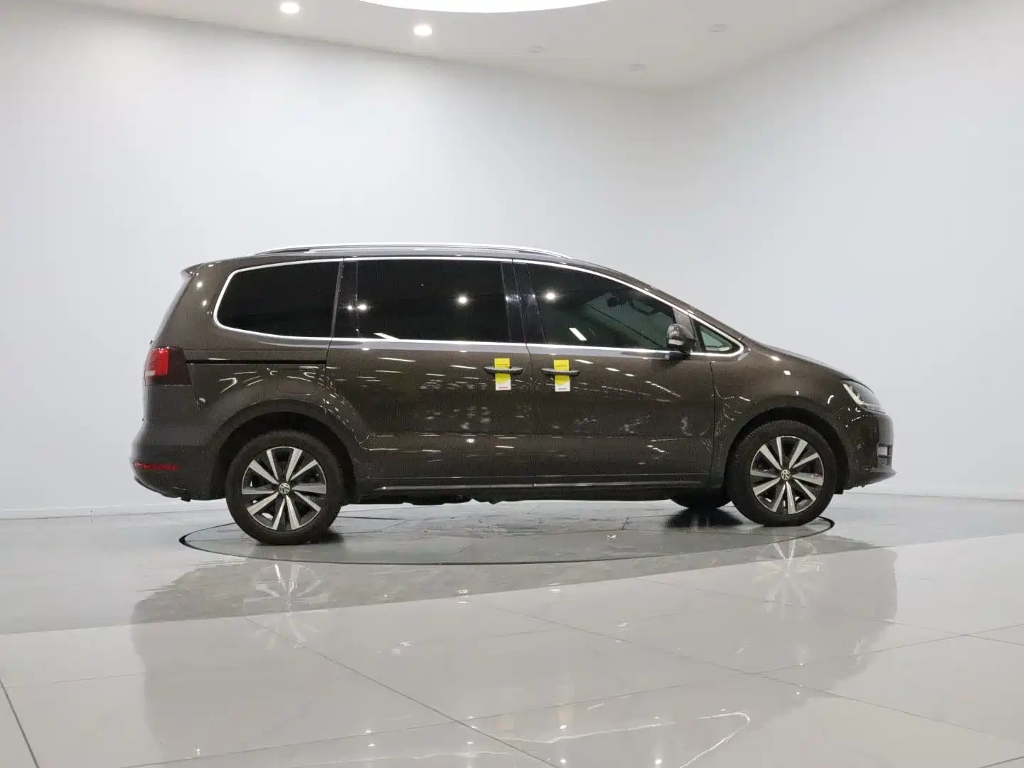 Фото 8 - Volkswagen Sharan