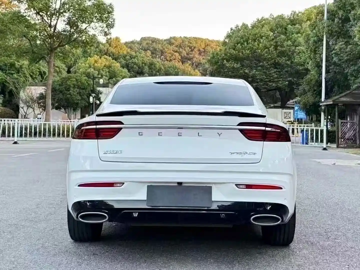 Фото 8 - Geely Preface