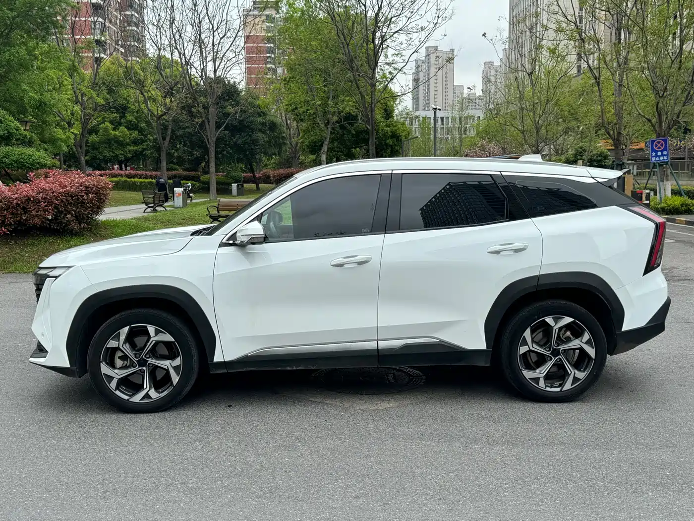 GEELY AUTOMOBILE BOYUE L