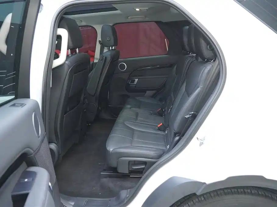 Land Rover Discovery 2017 3.0 SC V6 SE фото 18
