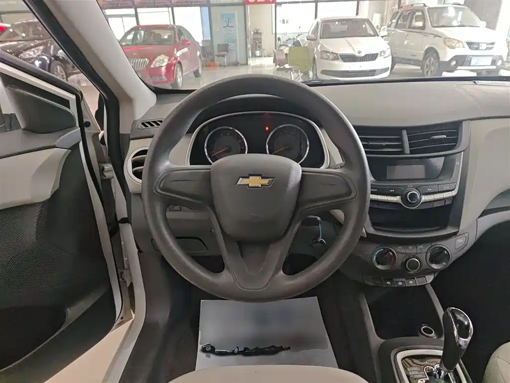 Chevrolet Sail 2015 Sail 3 1.3L AMT Ideal Edition фото 3