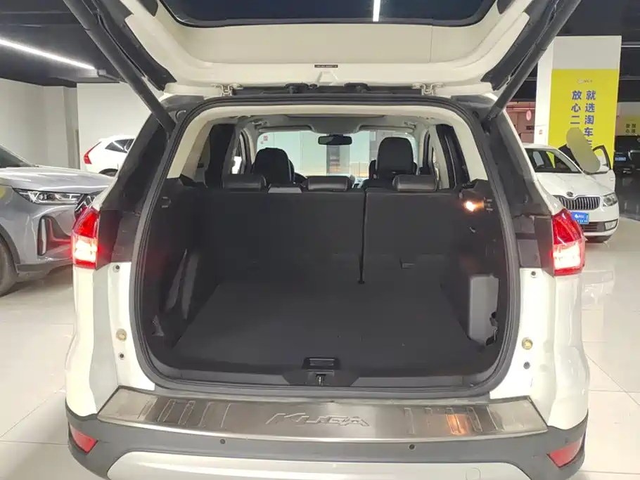 Фото 4 - Ford Kuga