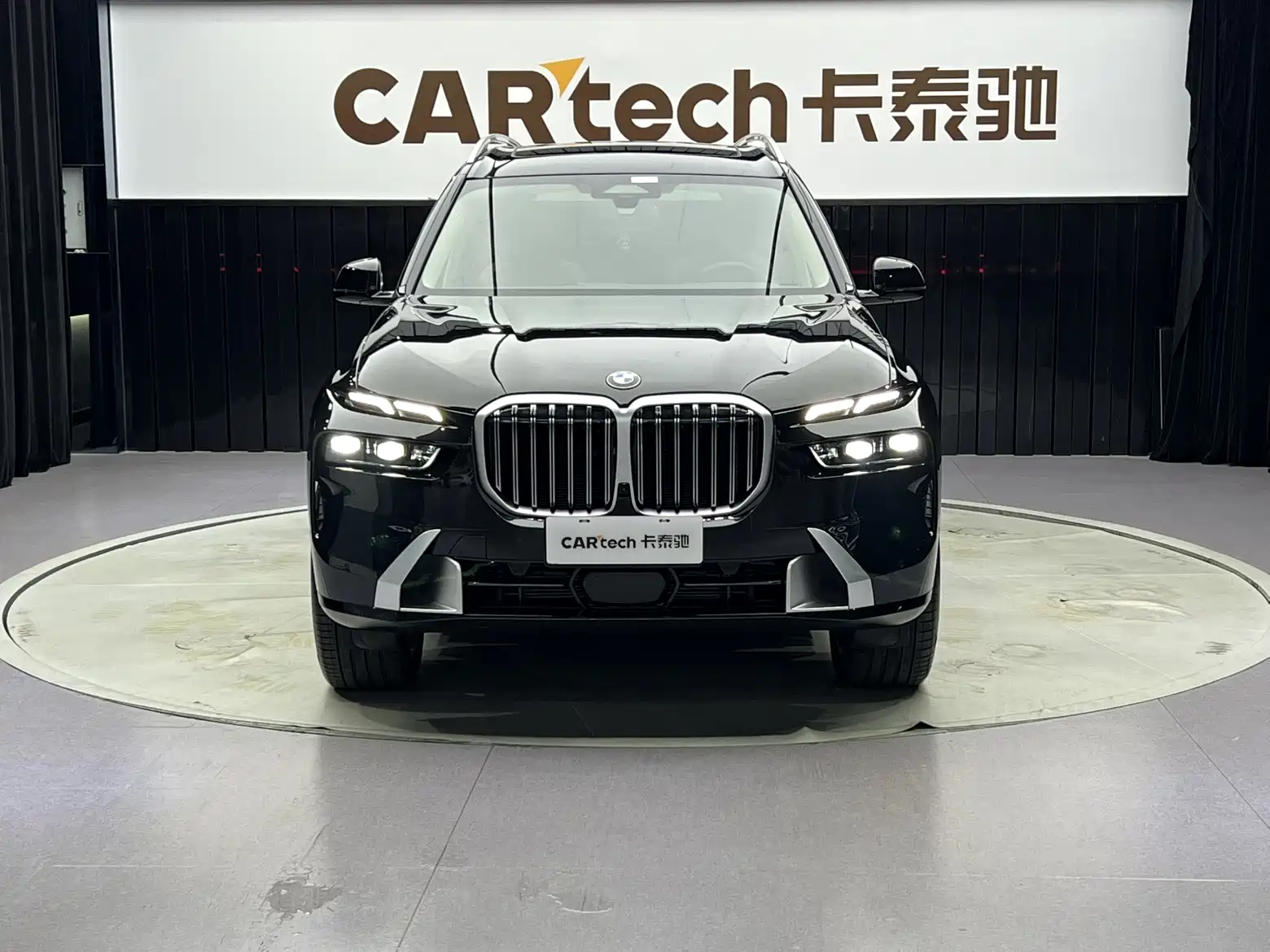 Фото 2 - BMW X7