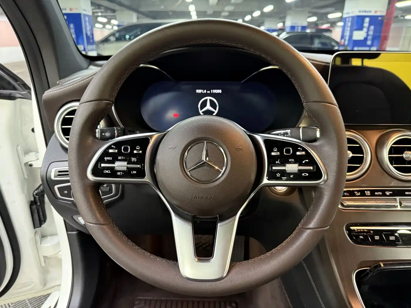 Mercedes-Benz GLC 2020 Facelift GLC 260 L 4MATIC Dynamic фото 16