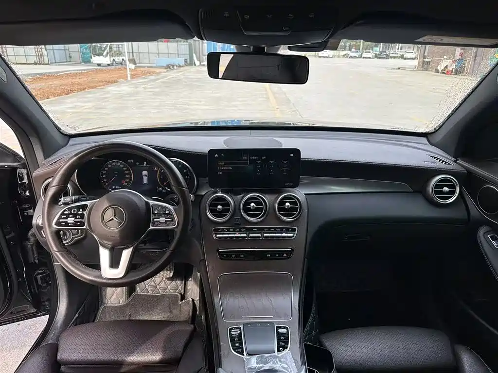 Mercedes-Benz GLC 2020 Facelift GLC 260 L 4MATIC Luxury фото 6